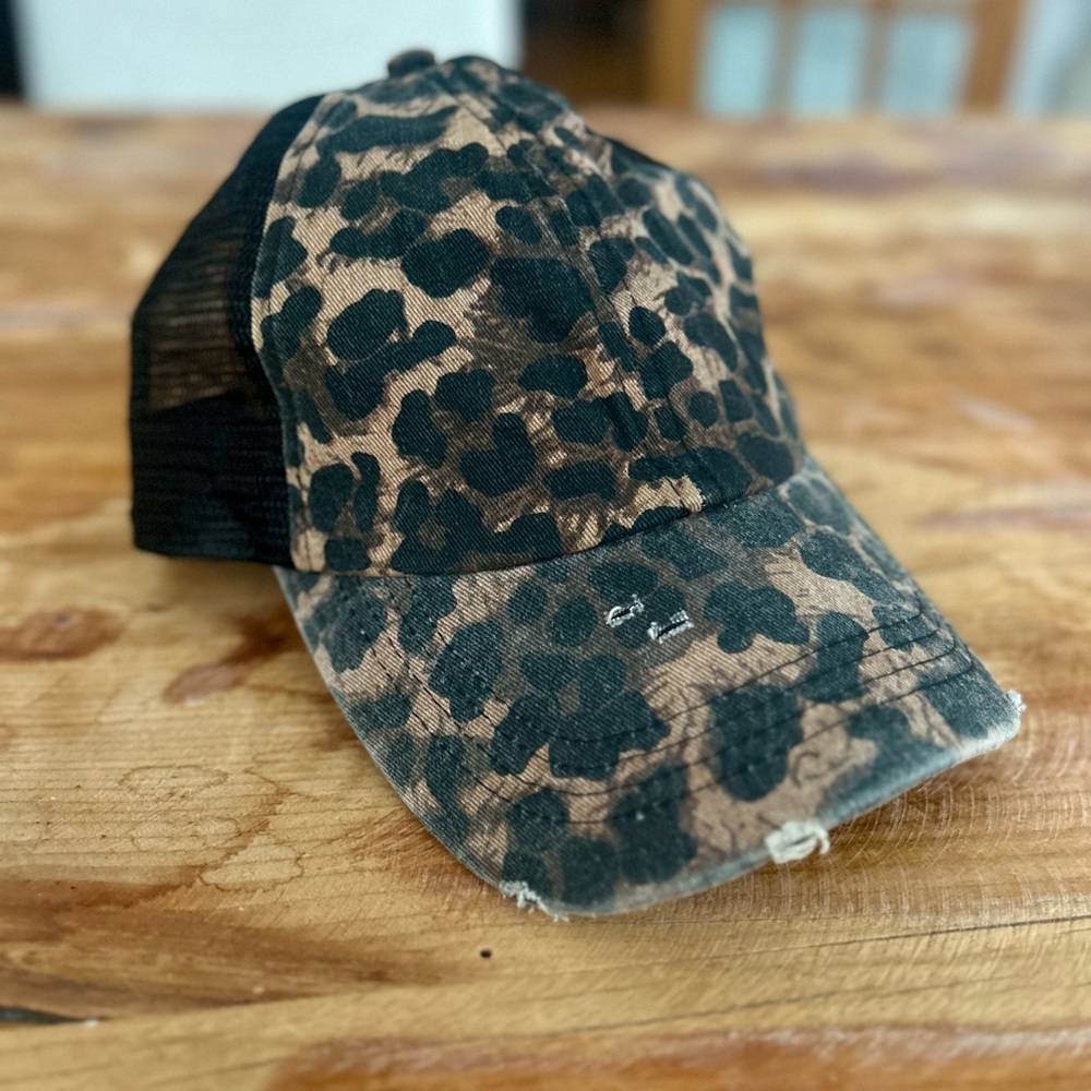 David And Young Leopard Print Mesh Baseball Cap - Picture 4 of 8